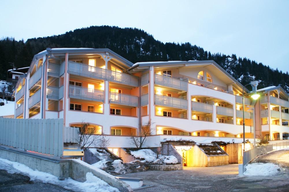 Al Sole Clubresidence Canazei Exterior photo